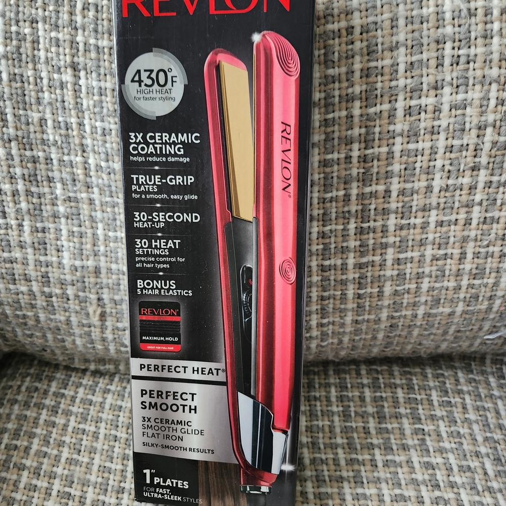 Revlon Perfect Heat Red Hair Straightener - Picture 2 of 6